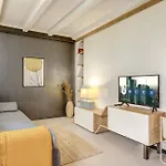 Dachgeschoss-Apartment / ruhig / zentrale Lage nahe Staatstheater / HBF