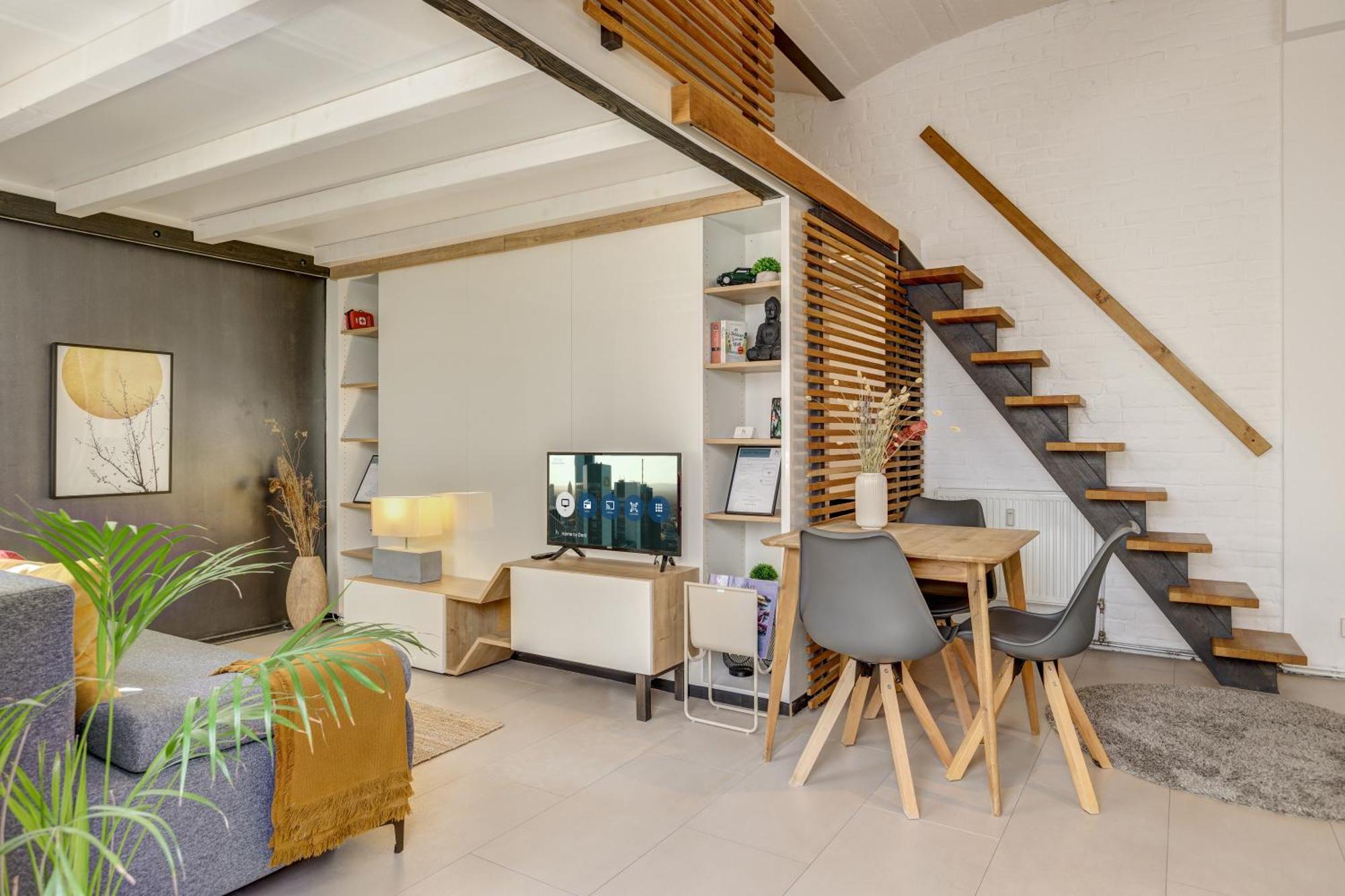 Apartment Dachgeschoss-apartment / Ruhig / Zentrale Lage Nahe Staatstheater / Hbf Wiesbaden